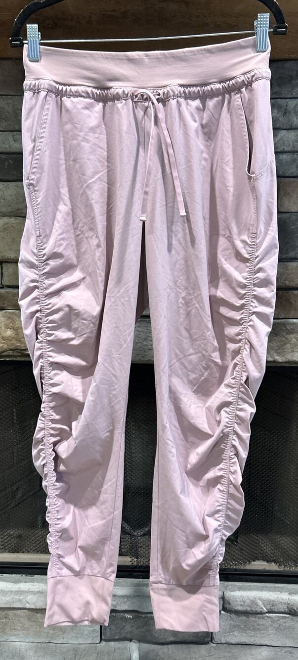 Women’s ATHLETA Volcanic Violet Lightweight Attitude Pants Size 4 *B8